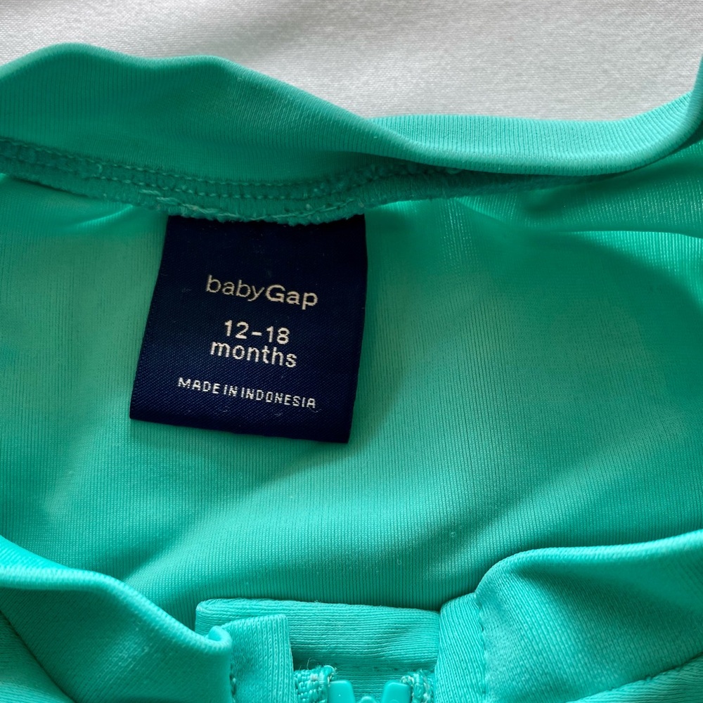 Gap Infant Rashguard - Picture 2 of 3
